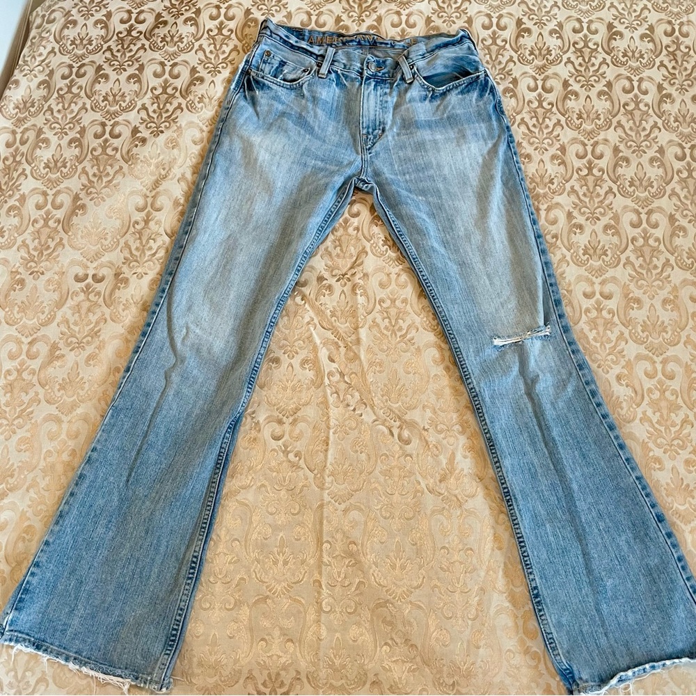 American Eagle 1971 Edition Distressed Jeans NWOT
